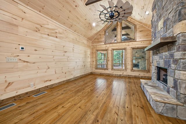 224 Pinecrest Drive, Ellijay, GA 30540