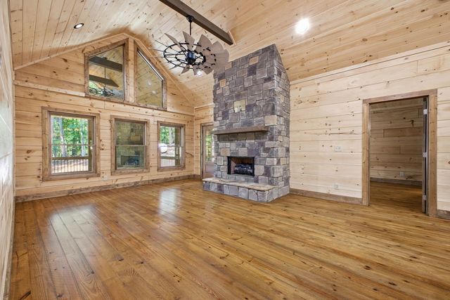 224 Pinecrest Drive, Ellijay, GA 30540