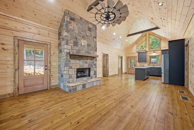 224 Pinecrest Drive, Ellijay, GA 30540