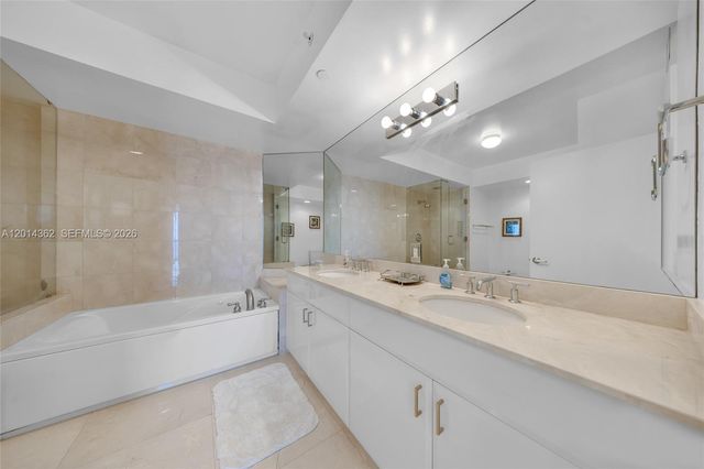 6365 Collins Ave 3202, Miami Beach, FL 33141