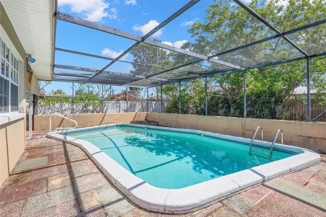 909 WOODLEY ROAD, Clearwater, FL 33764