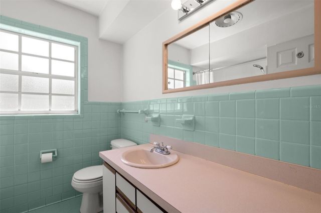 909 WOODLEY ROAD, Clearwater, FL 33764