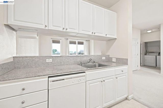 401 S Norfolk St 301, San Mateo, CA 94401