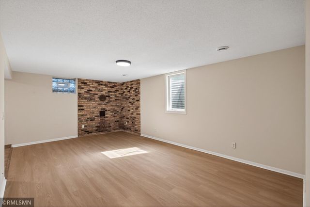 6601 Zealand Avenue N, Brooklyn Park, MN 55428