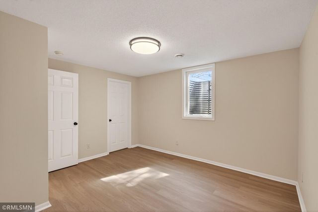 6601 Zealand Avenue N, Brooklyn Park, MN 55428