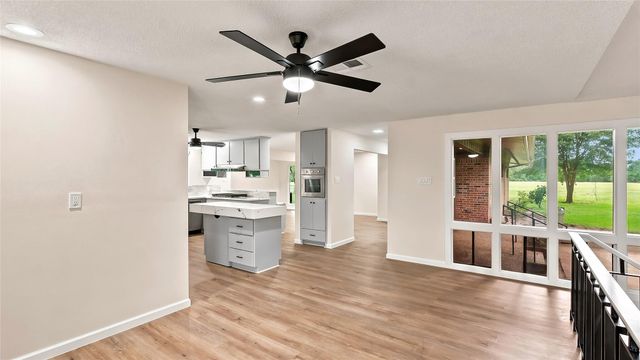 16121 Fm 2620 Road, Bedias, TX 77831