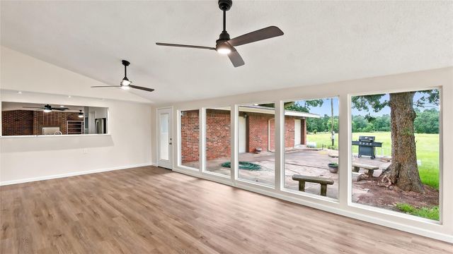 16121 Fm 2620 Road, Bedias, TX 77831