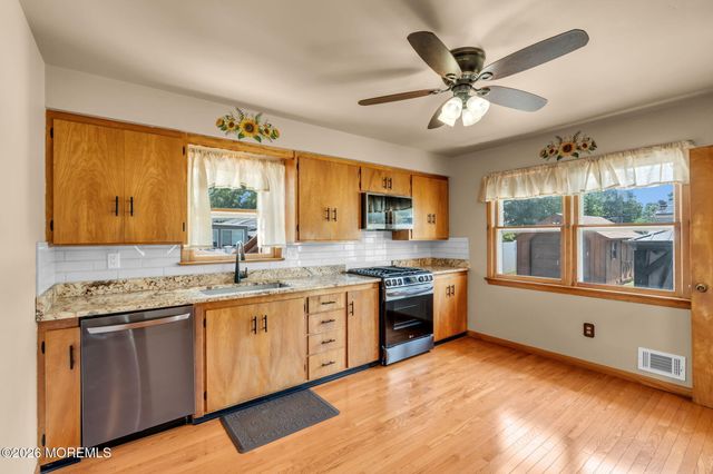 514 Pine Street, Lakehurst, NJ 08733