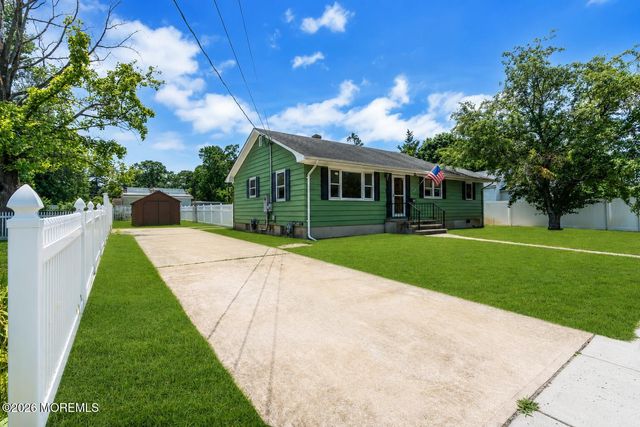 514 Pine Street, Lakehurst, NJ 08733