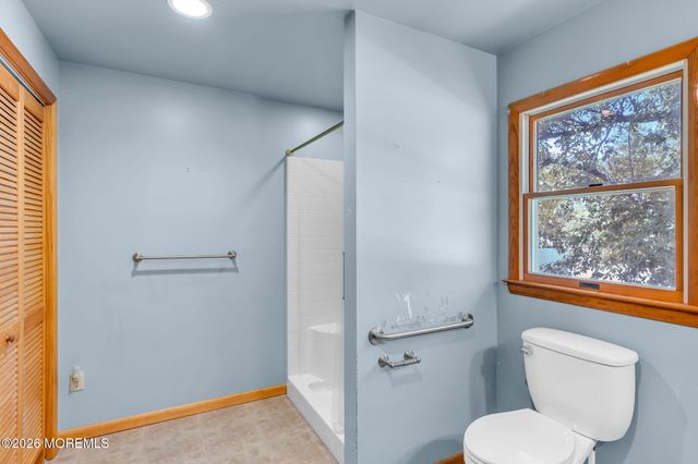 514 Pine Street, Lakehurst, NJ 08733