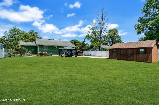 514 Pine Street, Lakehurst, NJ 08733