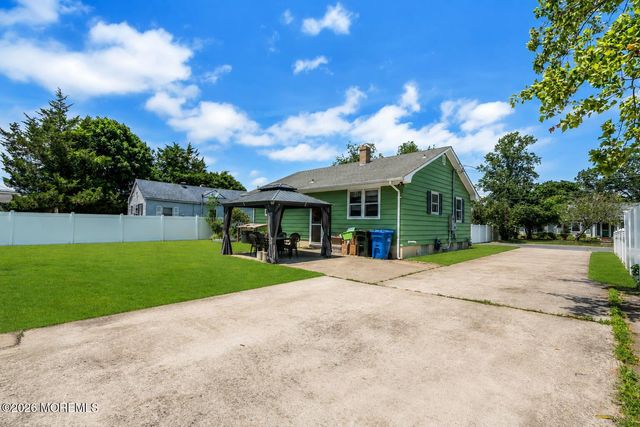 514 Pine Street, Lakehurst, NJ 08733