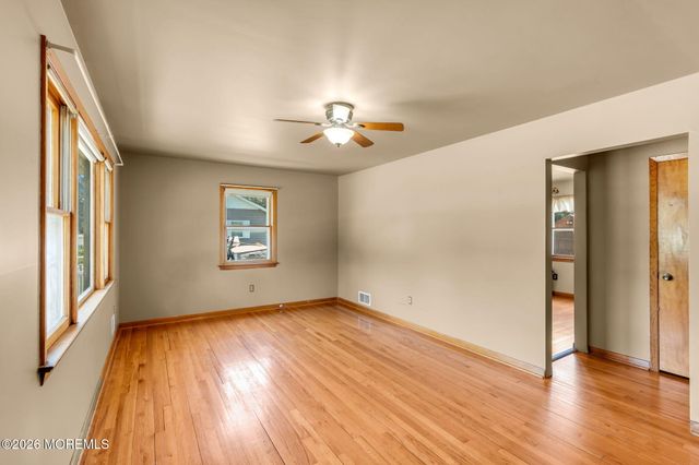 514 Pine Street, Lakehurst, NJ 08733