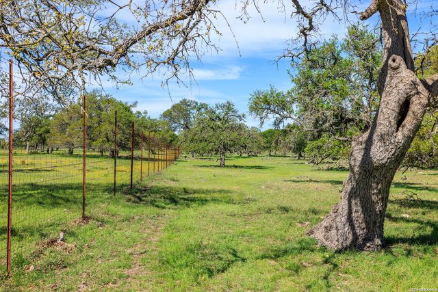 283 Dally Road, Fredericksburg, TX 78624