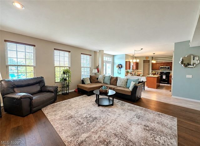 10065 Meadow Ridge Drive, Streetsboro, OH 44241