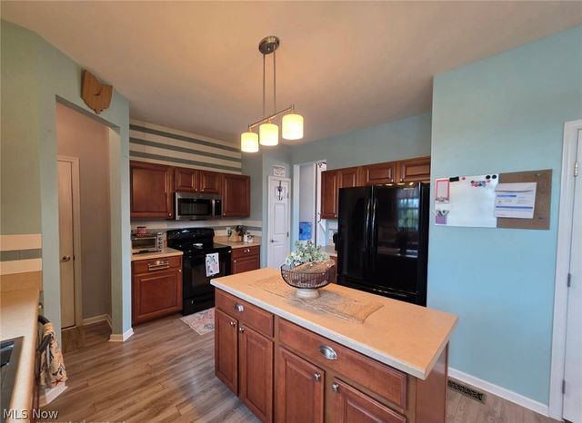 10065 Meadow Ridge Drive, Streetsboro, OH 44241