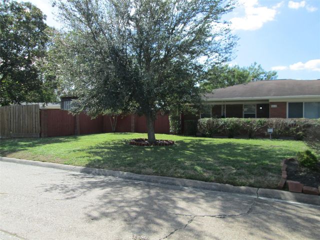 10614 Faircroft Drive, Houston, TX 77048