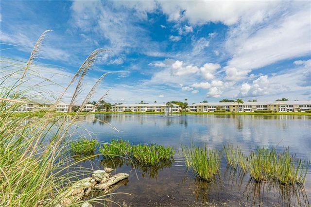 464 Grove Isle Circle 464, Vero Beach, FL 32962