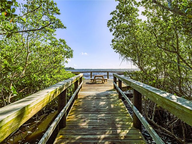 464 Grove Isle Circle 464, Vero Beach, FL 32962
