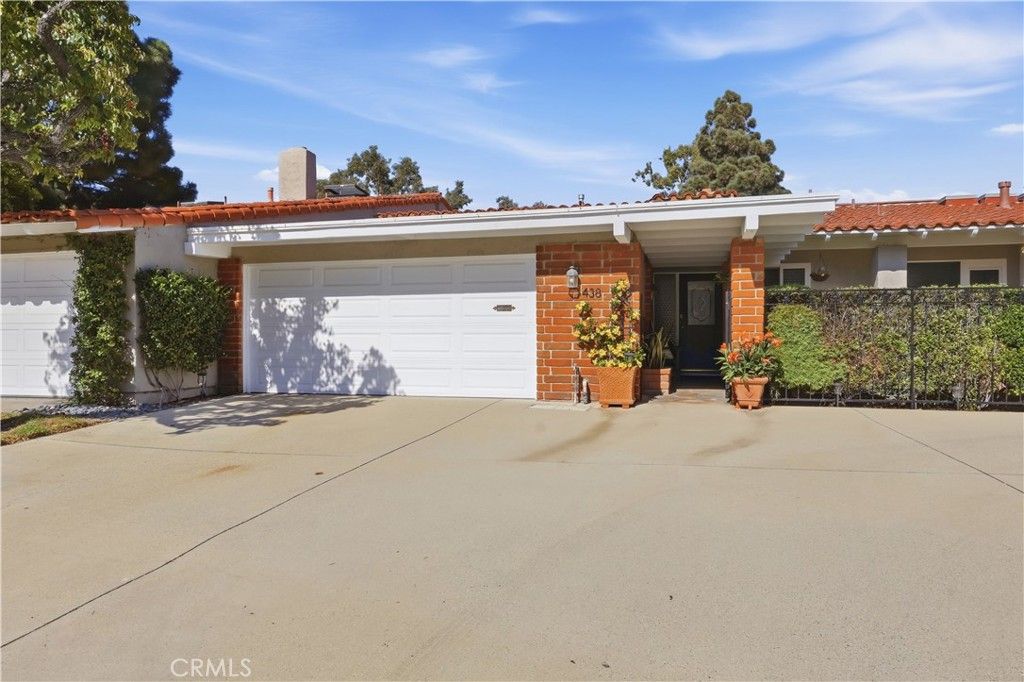 438 Vista Parada, Newport Beach, CA 92660 — exterior