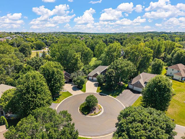 1401 Larkspur Court, Woodbury, MN 55129