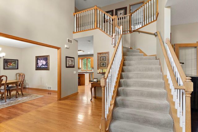 1401 Larkspur Court, Woodbury, MN 55129