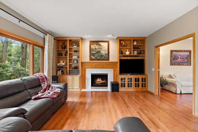 1401 Larkspur Court, Woodbury, MN 55129