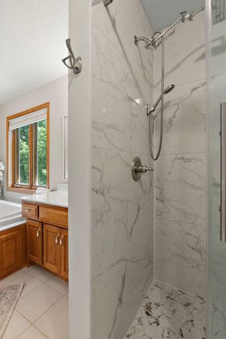 1401 Larkspur Court, Woodbury, MN 55129