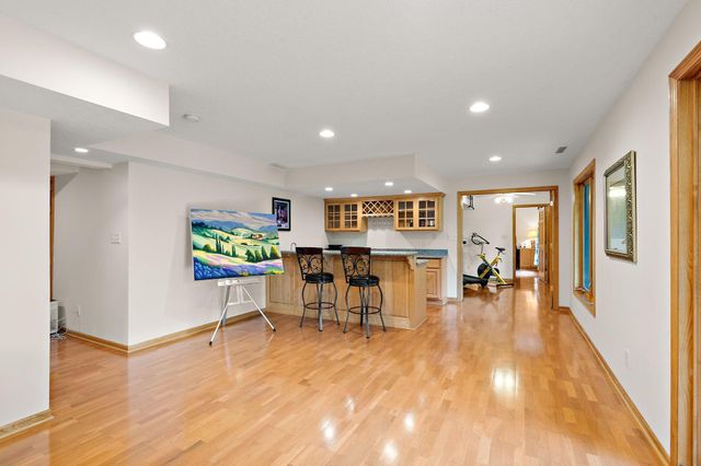 1401 Larkspur Court, Woodbury, MN 55129