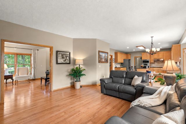 1401 Larkspur Court, Woodbury, MN 55129