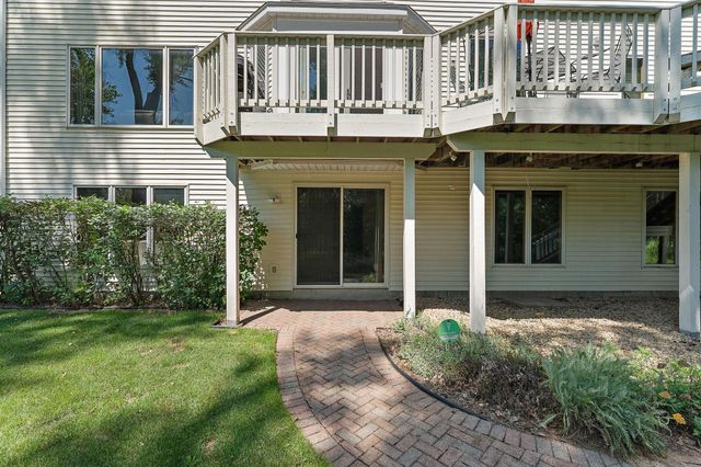 1401 Larkspur Court, Woodbury, MN 55129