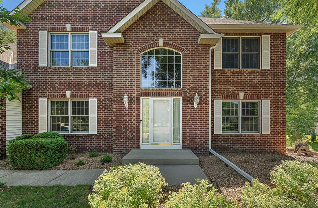 1401 Larkspur Court, Woodbury, MN 55129