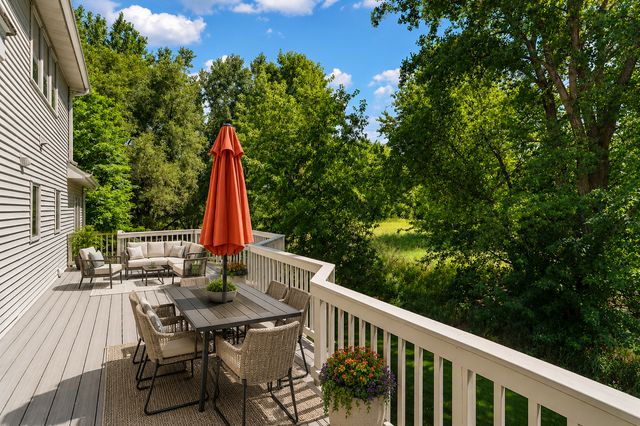 1401 Larkspur Court, Woodbury, MN 55129