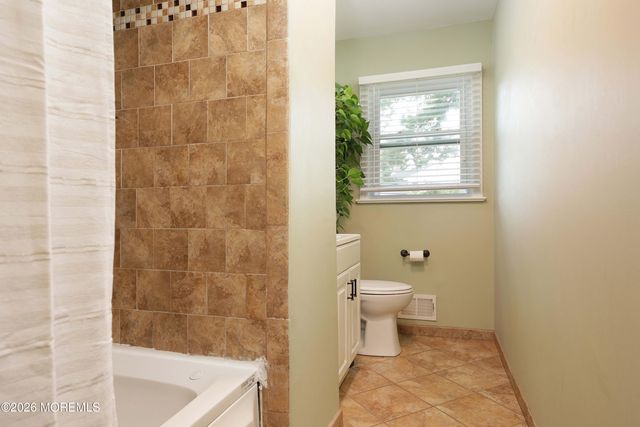 24 Norwood Drive, Toms River, NJ 08755