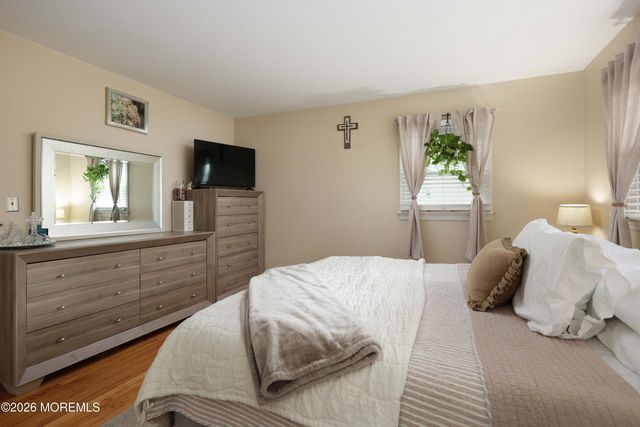 24 Norwood Drive, Toms River, NJ 08755