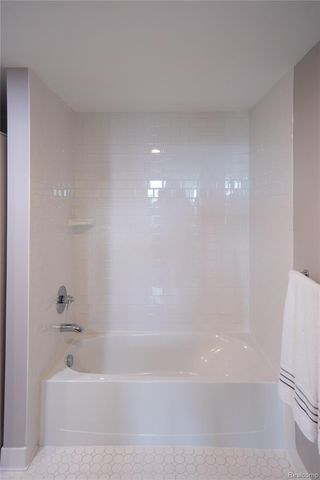 111 N MAIN Street 303, Royal Oak, MI 48067
