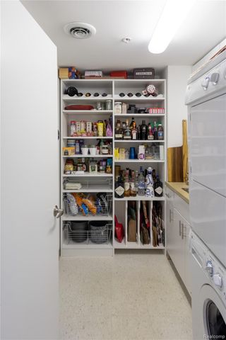 111 N MAIN Street 303, Royal Oak, MI 48067