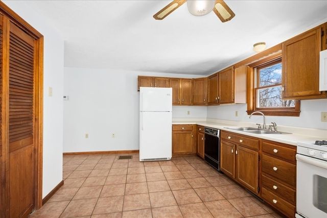 25 Collier Cir, Spencer, MA 01562