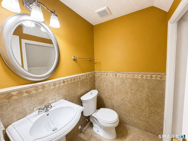 50 Wakefield Circle 50, East Hartford, CT 06118