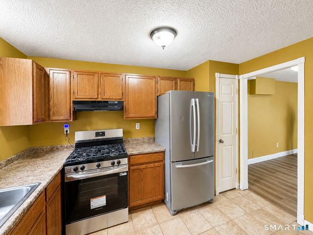 50 Wakefield Circle 50, East Hartford, CT 06118