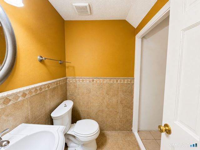 50 Wakefield Circle 50, East Hartford, CT 06118