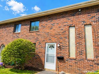 50 Wakefield Circle 50, East Hartford, CT 06118
