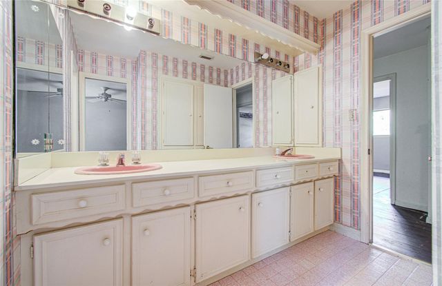 5614 Ascalon Circle, Houston, TX 77069