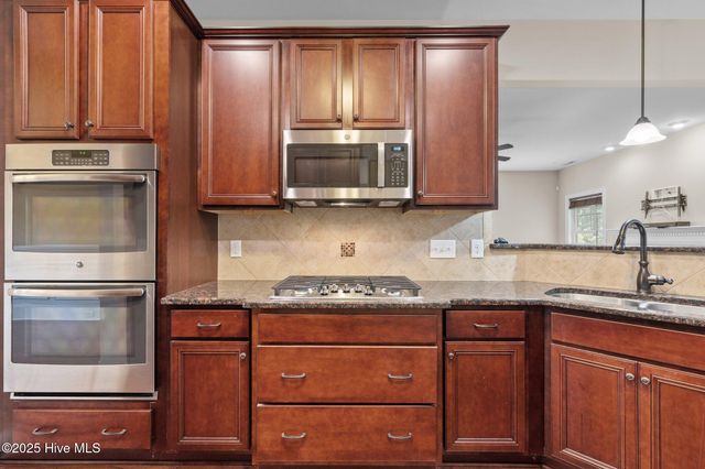 280 Wiregrass Lane, Southern Pines, NC 28387