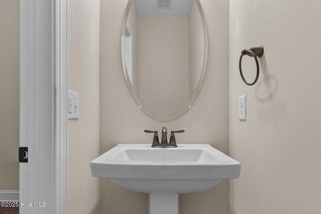 280 Wiregrass Lane, Southern Pines, NC 28387