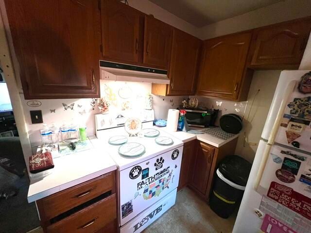 2063 S Manitou Circle, Norton Shores, MI 49441