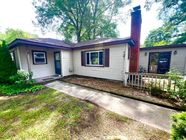 2063 S Manitou Circle, Norton Shores, MI 49441