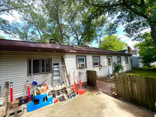 2063 S Manitou Circle, Norton Shores, MI 49441