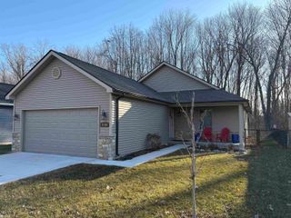 9309 Oakdale Street, Algonac, MI 48001