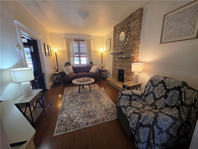 361 Gross St, Bloomfield, PA 15224